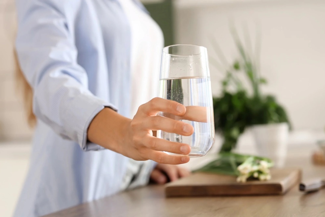 Chất lượng nguồn nước sinh hoạt ảnh hưởng nghiêm trọng đến sức khỏe người cao tuổi